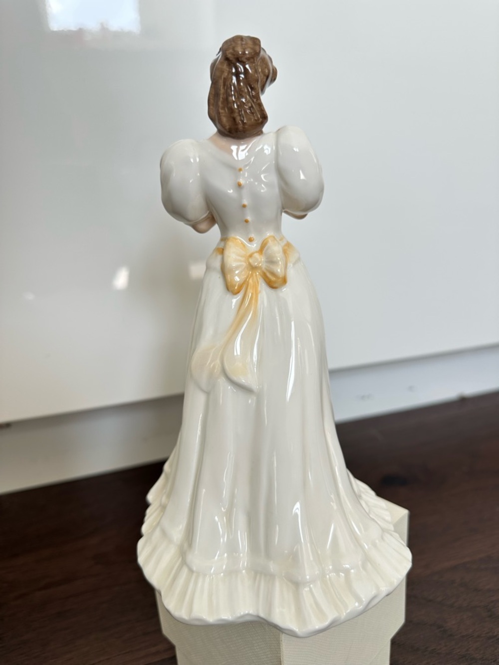 Royal Doulton “Maria” HN3381 Figurine 1993 Hand Painted Bone China England - Picture 3 of 6
